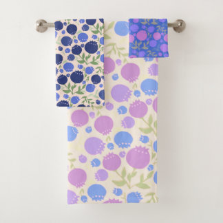 Bosbessen in roze en blauw bad handdoek