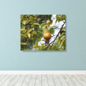 Bosc-peren op de boom canvas afdruk (Insitu (Houten vloer))