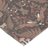 Bosdieren en planten in rood en bruin tafelkleed (Gekanteld)
