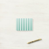 Bosgroene strepen en witte snoepjes post-it® notes (Op bureau)