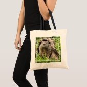 Bosmarmot in een holle boomstam tote bag (Voorkant (product))