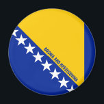 Bosnië en Herzegovina Vlag Charmant Patriottisch Magneet<br><div class="desc">Bosnië en Herzegovina Vlag Charmant Patriottisch Magneet met de vlag van Bosnië en Herzegovina over de hele magneet weergegeven. Landnaam is subtiel geïntegreerd in het ontwerp aan de onderkant. Tekst is volledig aanpasbaar met de "Pas het aan!" functie. Deze mooie Bosnië en Herzegovina Magneet is het stijlvolle geschenk voor elke...</div>