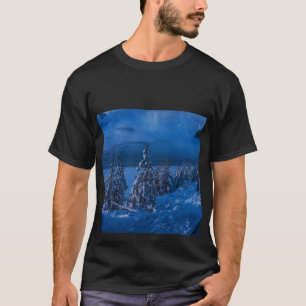 Bospad in de winternacht t-shirt