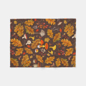Bospaddenstoelen en herfstflora op bruin fleece deken (Voorkant (Horizontaal))