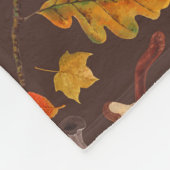 Bospaddenstoelen en herfstflora op bruin fleece deken (Hoek)
