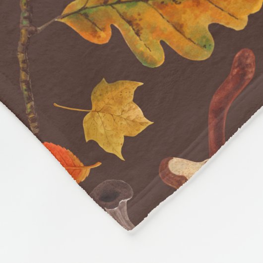 Bospaddenstoelen en herfstflora op bruin fleece deken (Hoek)