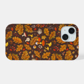 Bospaddenstoelen en herfstflora op bruin iPhone 15 case (Achterkant horizontaal)