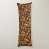 Bospaddenstoelen en herfstflora op bruin lichaamskussen (Achterkant (Verticaal))