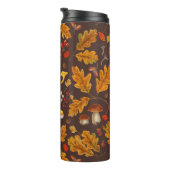 Bospaddenstoelen en herfstflora op bruin thermosbeker (Geroteerd rechts)