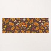 Bospaddenstoelen en herfstflora op bruin yogamat (Achterkant (horizontaal))