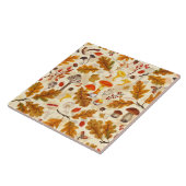 Bospaddenstoelen en herfstflora op room tegeltje (Zijkant)