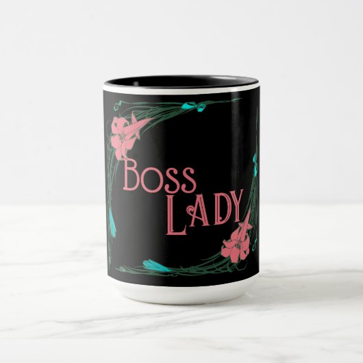 "Boss Lady" Mok (Midden)