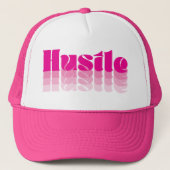 Boss Lady Pink Hustle Trucker Hat Pet (Voorkant)