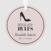 Boss Lady Stiletto Logo Blush gepersonaliseerd Ornament (achterkant)