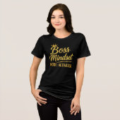 Boss Mindset Modus: Geactiveerd – Gouden Typografi Tri-Blend Shirt (Voorkant volledig)