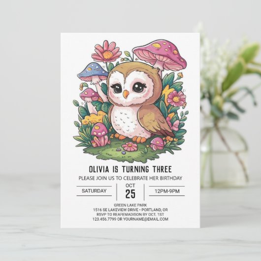 Bossen bewerkbare digitale uil verjaardag kaart (Staand voorkant)