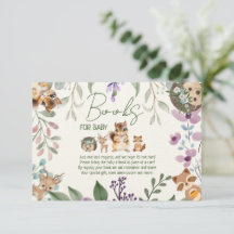 Bossen met groene bomen brengen een boek mee