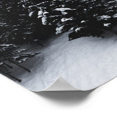 Bossen met zwarte en witte sparren en sneeuw poster (Hoek)