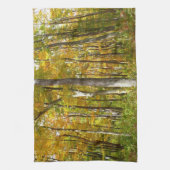 Bossen van geelbladeren Autumn Landschap Theedoek (Verticaal)