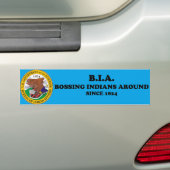 Bossing Indiërs rond Bumpersticker (Op auto)