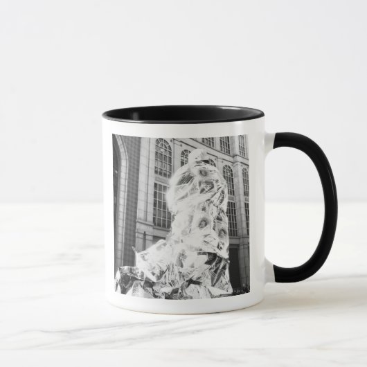 Boston, MA USA, Runner in Foil Boston Marathon Mok (Rechts)