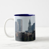 Boston Skyline Tweekleurige Koffiemok (Links)