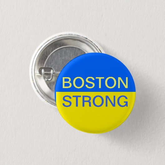 Boston Strong Pin Ronde Button 3,2 Cm (Voorkant /achterkant)