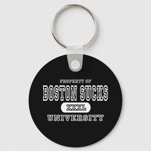 Boston Sucks University Dark Sleutelhanger (Voorkant)
