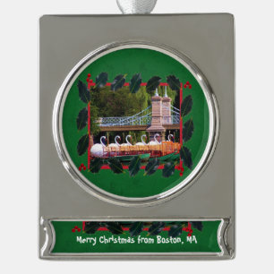 Boston Swan Boats - Prettige feestdagen Ceramic Or Verzilverd Banner Ornament