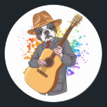 Boston Terrier die Acoustic Guitar speelt Ronde Sticker<br><div class="desc">Boston Terrier die Acoustic Guitar Cool Musician Guitarist Family Design Classic Round Sticker Classic Collectie speelt.</div>