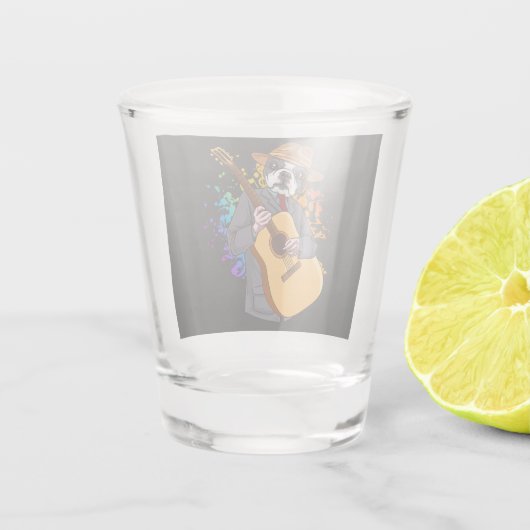 Boston Terrier die Acoustic Guitar speelt Shot Glas (Achterkant)