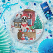 Boston Terrier Dog in het sneeuwkersthondenhuis Papieren Bordje (Feest)