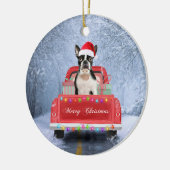 Boston Terrier Dog Snow, zittend in de kersttruck Keramisch Ornament (Links)