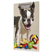 Boston Terrier Dog Spelen met Speelgoed Klembord (Links)