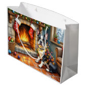 Boston Terrier Fireplace with Christmas Lights Groot Cadeauzakje (Achterkant Gekanteld)