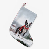 Boston Terrier Hond in Sneeuw Kerstmis Kleine Kerstsok (Voorkant (Hangend))