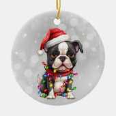 Boston Terrier Hond verpakt in kerstverlichting Keramisch Ornament (Voorkant)