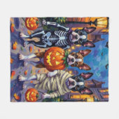 Boston Terrier Honden Trick-or-Treating op Hallowe Fleece Deken (Voorkant (Horizontaal))