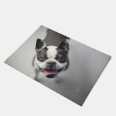 Boston Terrier kijkt naar Doormat Deurmat (Schuin)