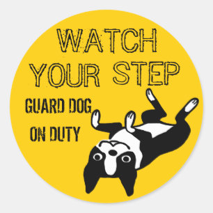 Boston Terrier kijkt uit naar je stap: bescherm Do Ronde Sticker