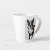 Boston Terrier met Roos in Mouth Latte Mok (Rechterhoek)