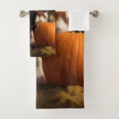 Boston Terrier Puppy Herfst Delight Pompoen Bad Handdoek (Insitu)