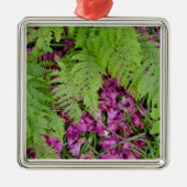 Bosvijvers met roze bloempitten op de grond metalen ornament (Voorkant)