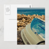 Bot met zee in achtergrondbriefkaart briefkaart (Voorkant / Achterkant)