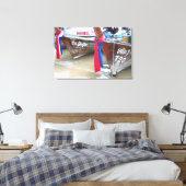 Bot op de strand | Phi Phi-eilanden, Thailand Canvas Afdruk (Insitu (Slaapkamer))