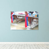 Bot op de strand | Phi Phi-eilanden, Thailand Canvas Afdruk (Insitu (Houten vloer))