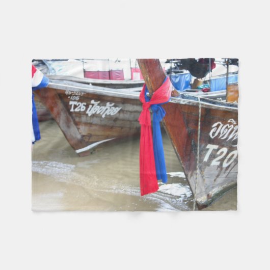 Bot op de strand | Phi Phi-eilanden, Thailand Fleece Deken (Voorkant (Horizontaal))