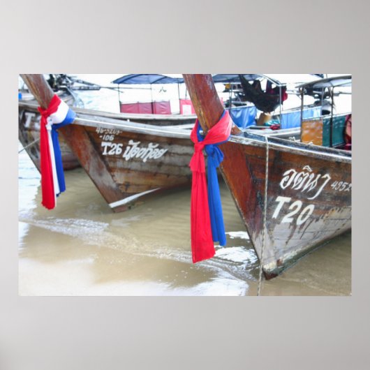 Bot op de strand | Phi Phi-eilanden, Thailand Poster (Voorkant)