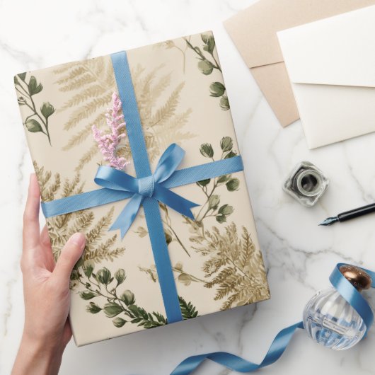 Botanical Green Fern Beige Floral Pattern Cadeaupapier (Geschenken)
