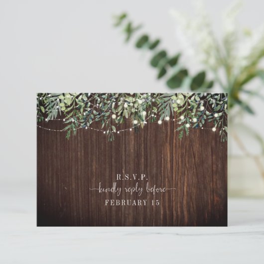 Botanical Wood Greenery String Lights Wedding RSVP Kaartje (Staand voorkant)